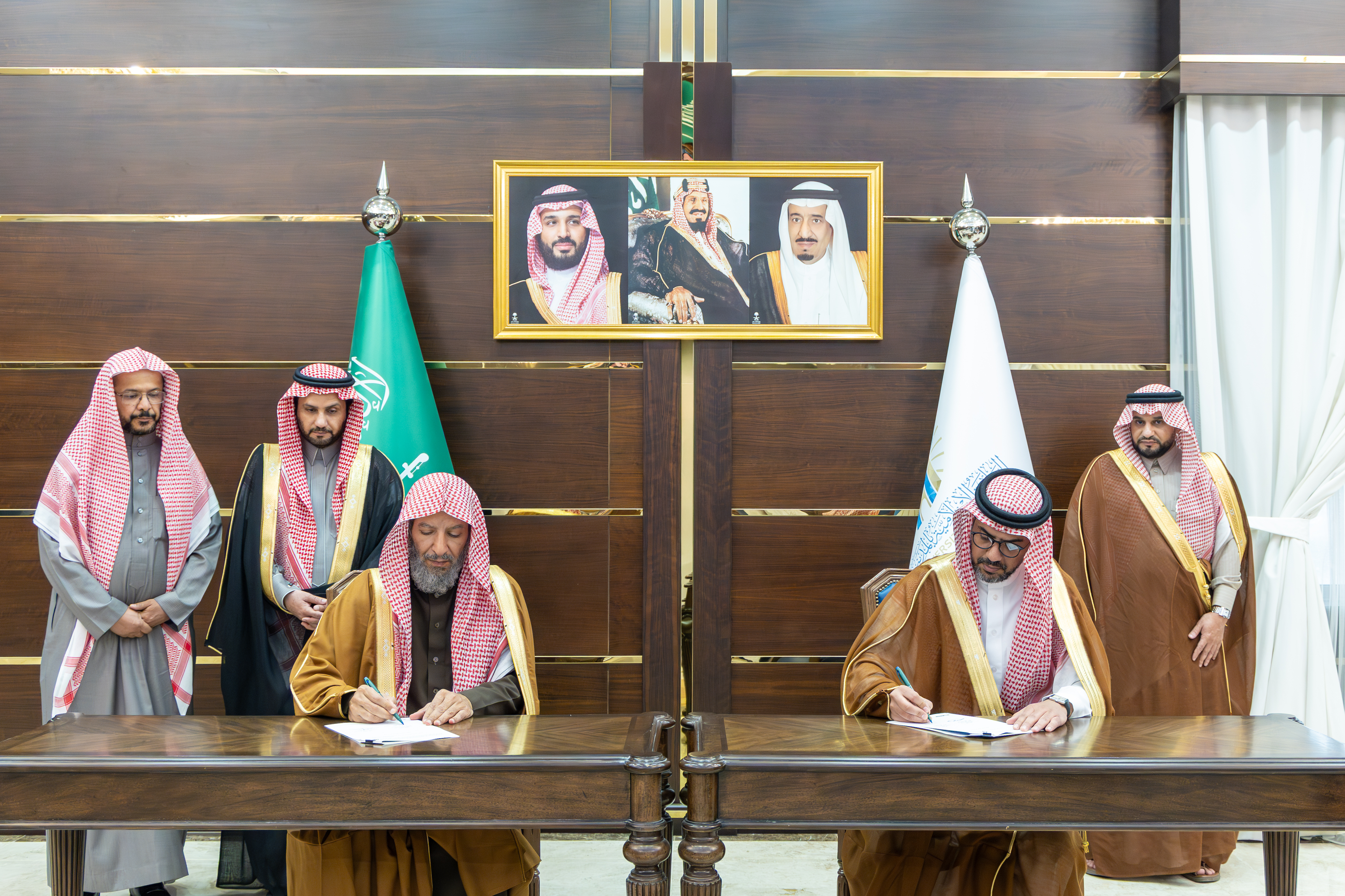 الجامعة الإسلامية توقّع  مذكرة تفاهم مع مؤسسة المعارف العالمية التعليمية